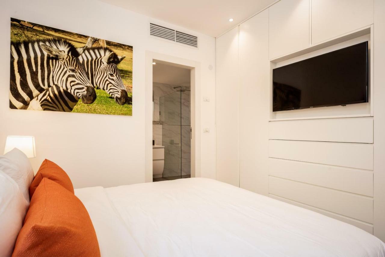 Duplex With Sea View Terrace Above The Flea Market Tel Aviv Esterno foto
